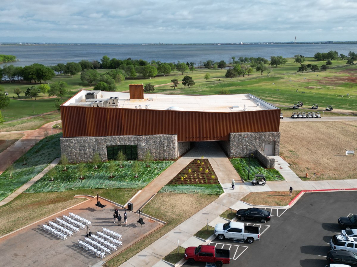 New Lake Hefner Golf Club clubhouse opens with lakefront views, dining